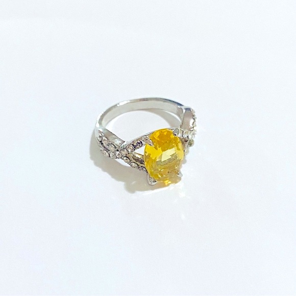 Yellow Oval Cubic Zirconia Ring - Picture 6 of 8